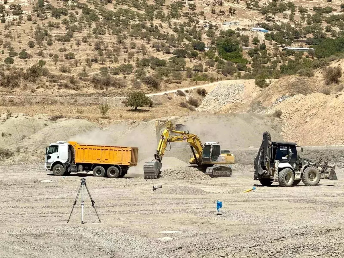Mardin’de İki Yeni Futbol Sahası Yapımına Başlandı