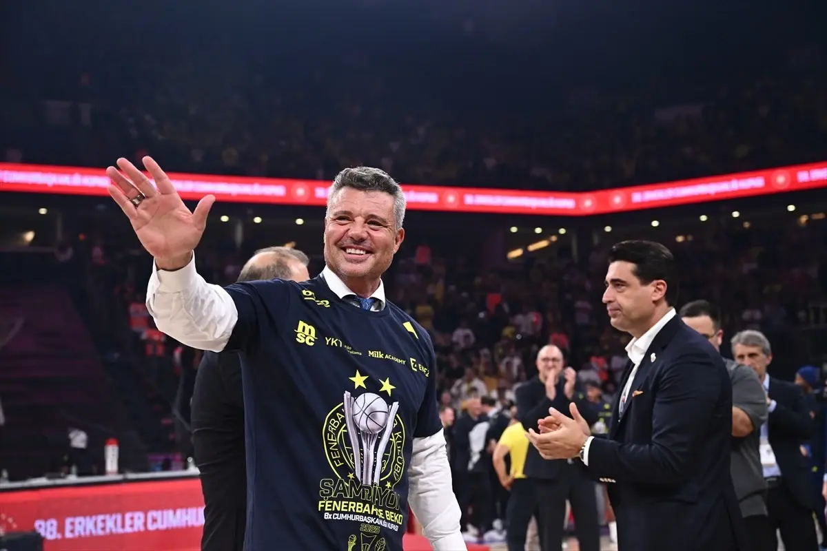 fenerbahce beko besiktasi gecti bDBiIEIy