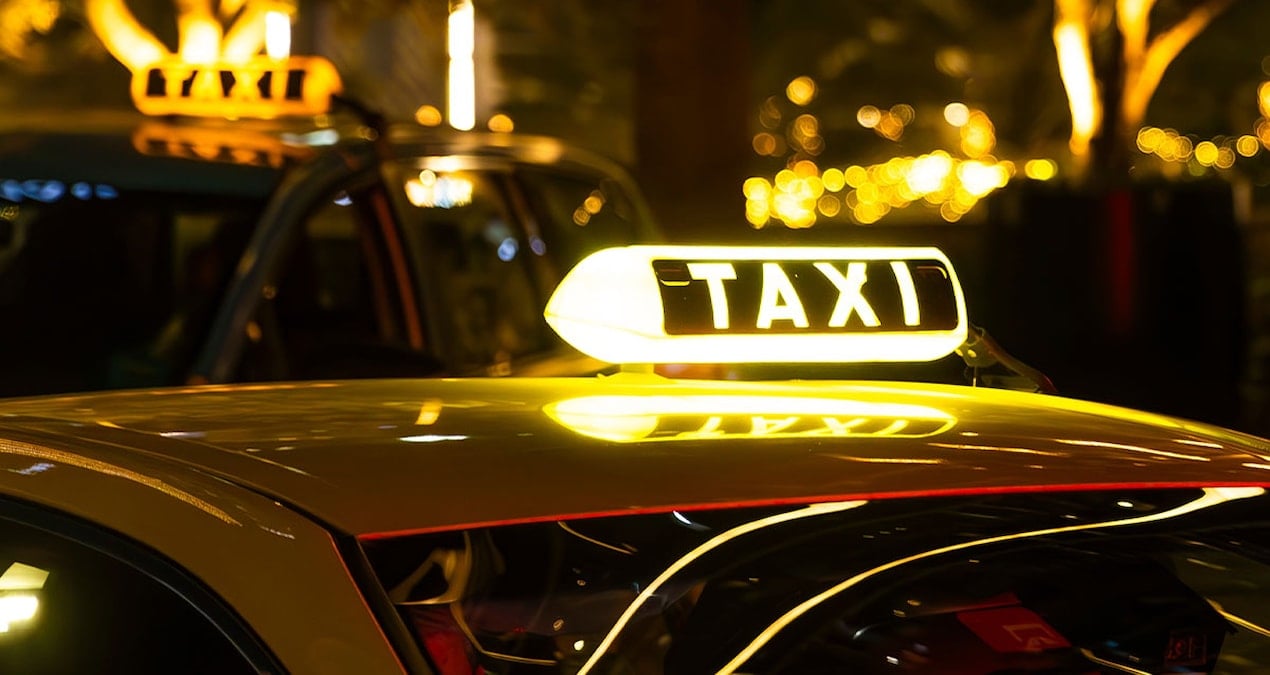 lastikler patlar denilerek alinmadigi taksiyi dava etti RsWSLFWN