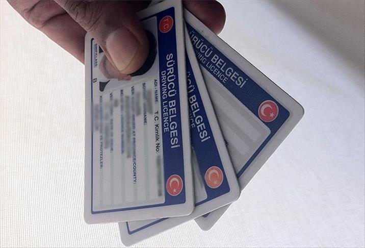 bakan yerlikayadan eski tip ehliyet uyarisi sure uzatilmayacak USy33ven