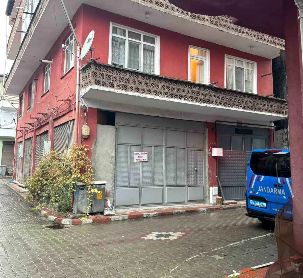 bartinda yalniz yasayan kadin olu bulundu 9GSkHRPg.jpg