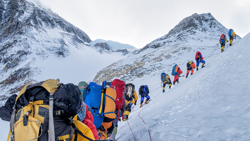everest daginda kar firtinasi yaklasik 1000 kisi mahsur kaldi W5z6pgZS