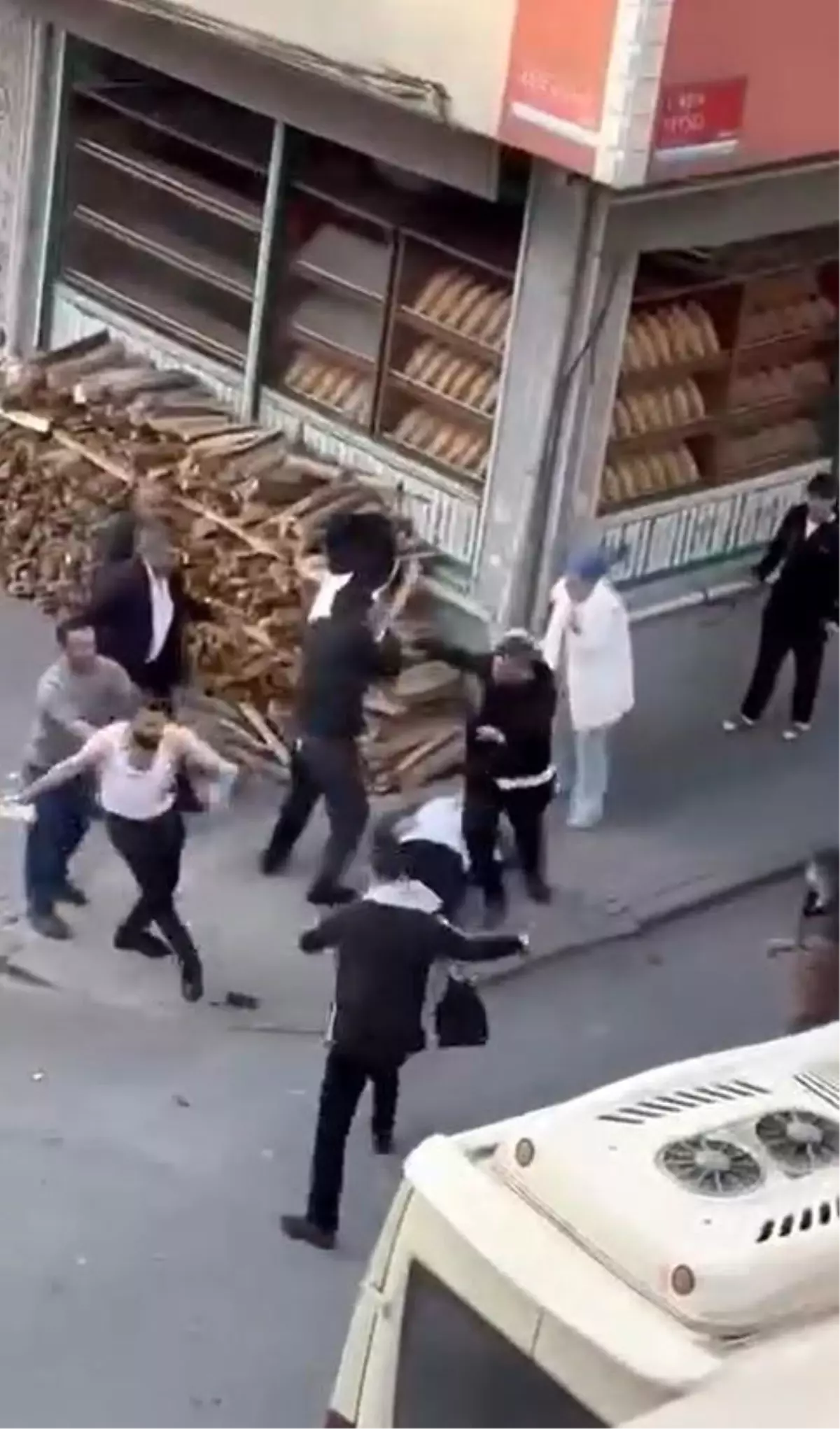 kucukcekmecede bicakli ve sopali kavga 5 yarali d3tUjvIO.jpg