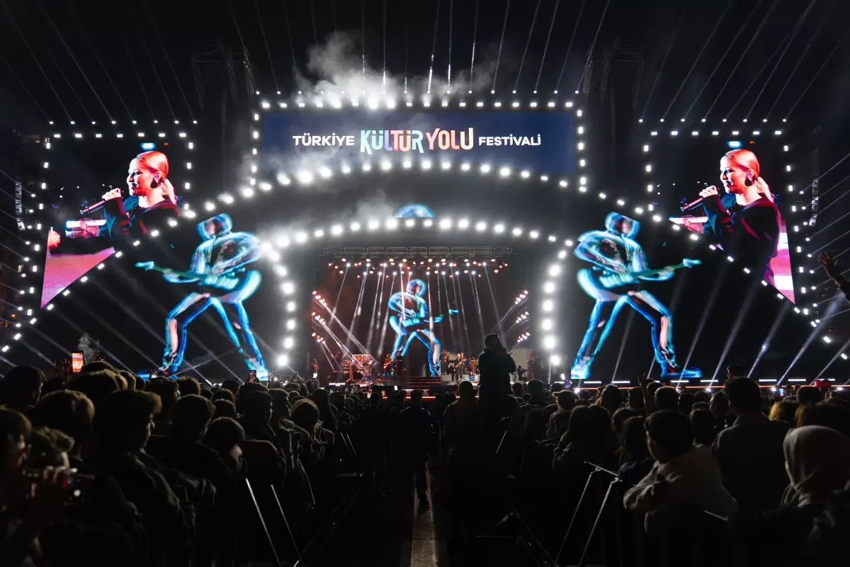 mardinde kultur yolu festivali yogun ilgiyle devam ediyor Z8lEDIpn.jpg