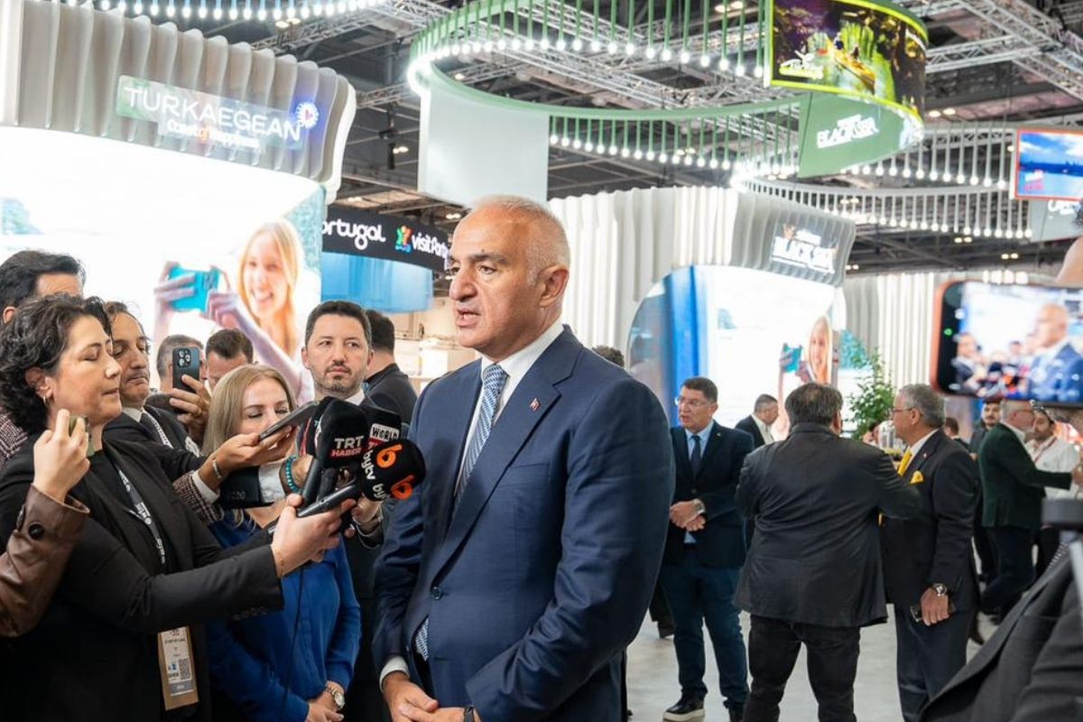 londrada duzenlenen dunya seyahat fuarinda odak ulke turkiye oldu H3EBZuwh.jpg