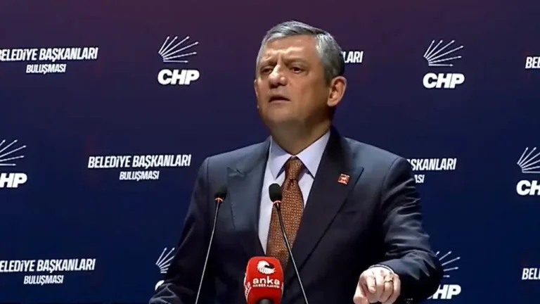 chpli-belediye-baskanlari-genel-merkezde-ozgur-ozel-yol-haritasini-acikliyor-8dR96kHF