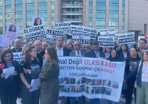 Gayrettepe Yangın Davasında Ailelerden Sert Tepki: “Bilirkişi Raporu Hukuki Bir Maskedir”