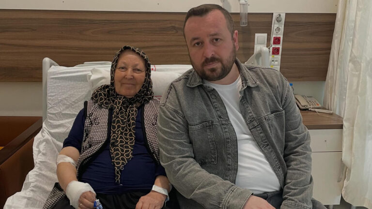 once-allaha-sonra-hekimlerimize-emanet-YWTCEVVg